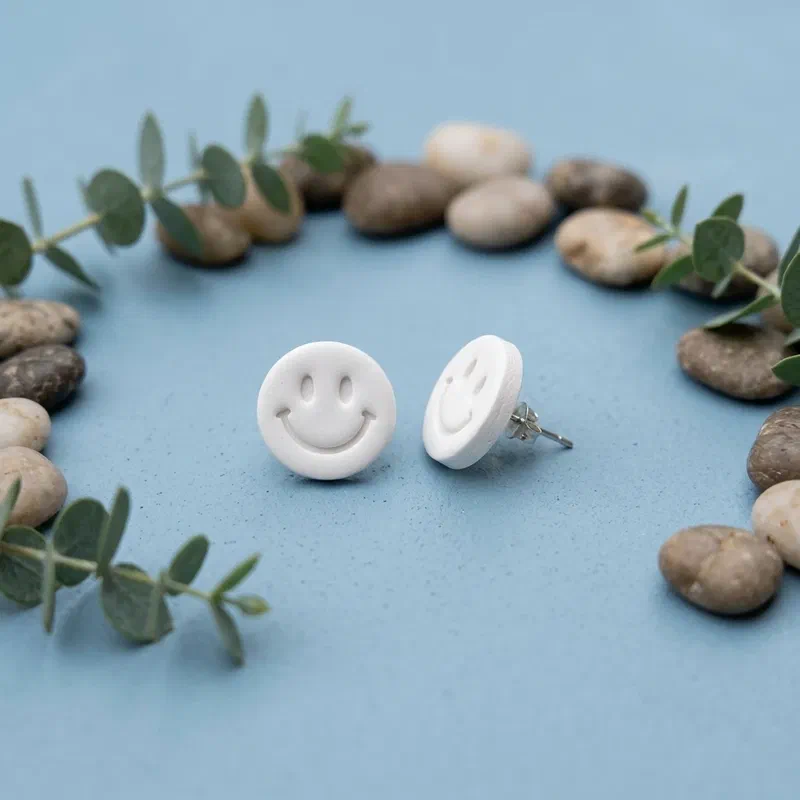 Cercel Smiley Face - White – imaginea 3